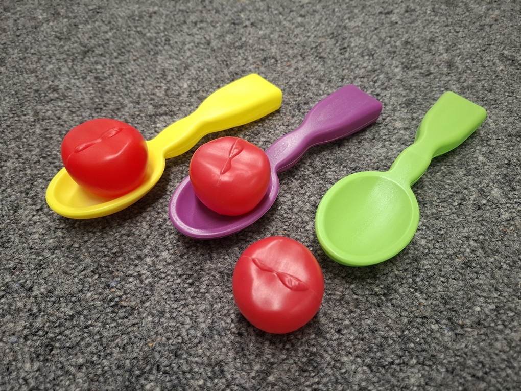 Apple and Spoon Race!